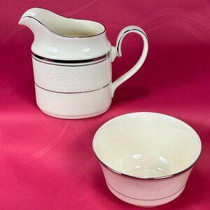 beautiful bone china creamer & sugar bowl set. Minton UK Bridal Veil